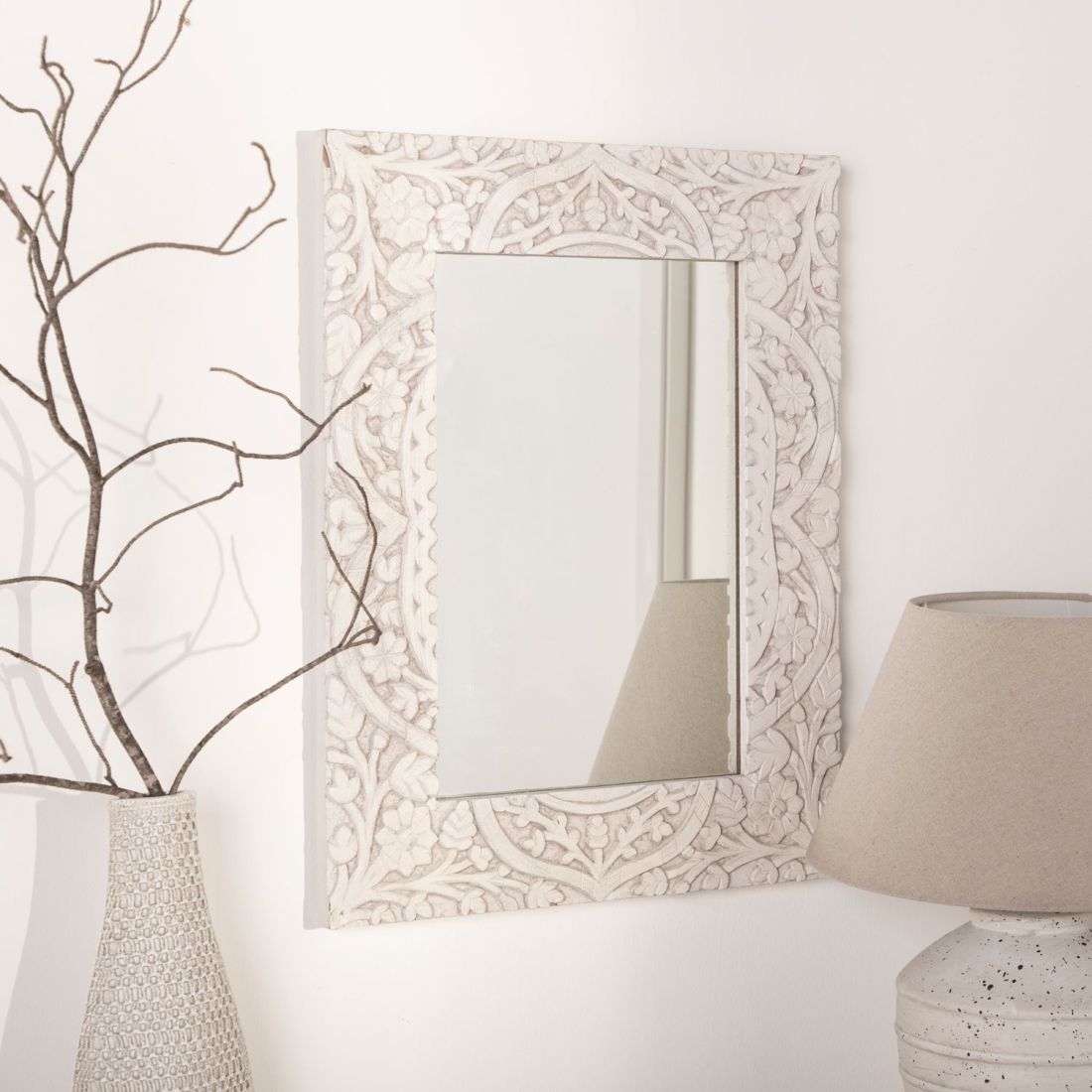 Espejo rectangular de pared 61x46 en blanco vintage Nayra