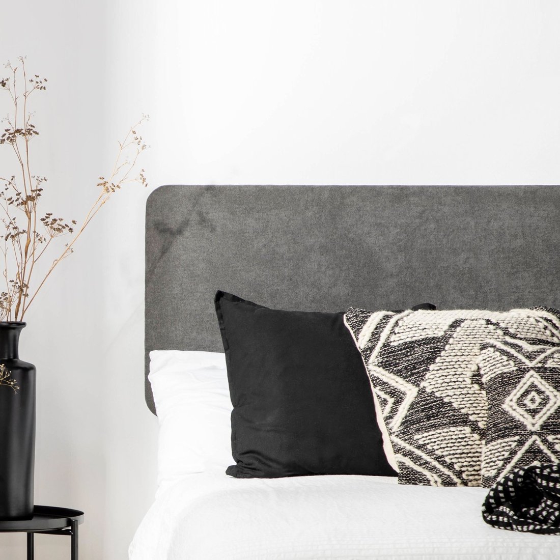 Cabecero tapizado para cama de 135, 150 y 160 color gris oscuro Magali
